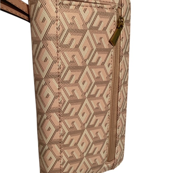 NWT GUESS LARGE WALLET & WRISTLET 🔥🔥🔥🔥🔥 - Picture 9 of 11